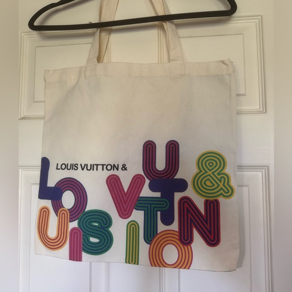 LOUIS VUITTON
Limited Edition Shenzhen Museum Exhibition Linen Canvas Tote Bag - Picture 3 of 3